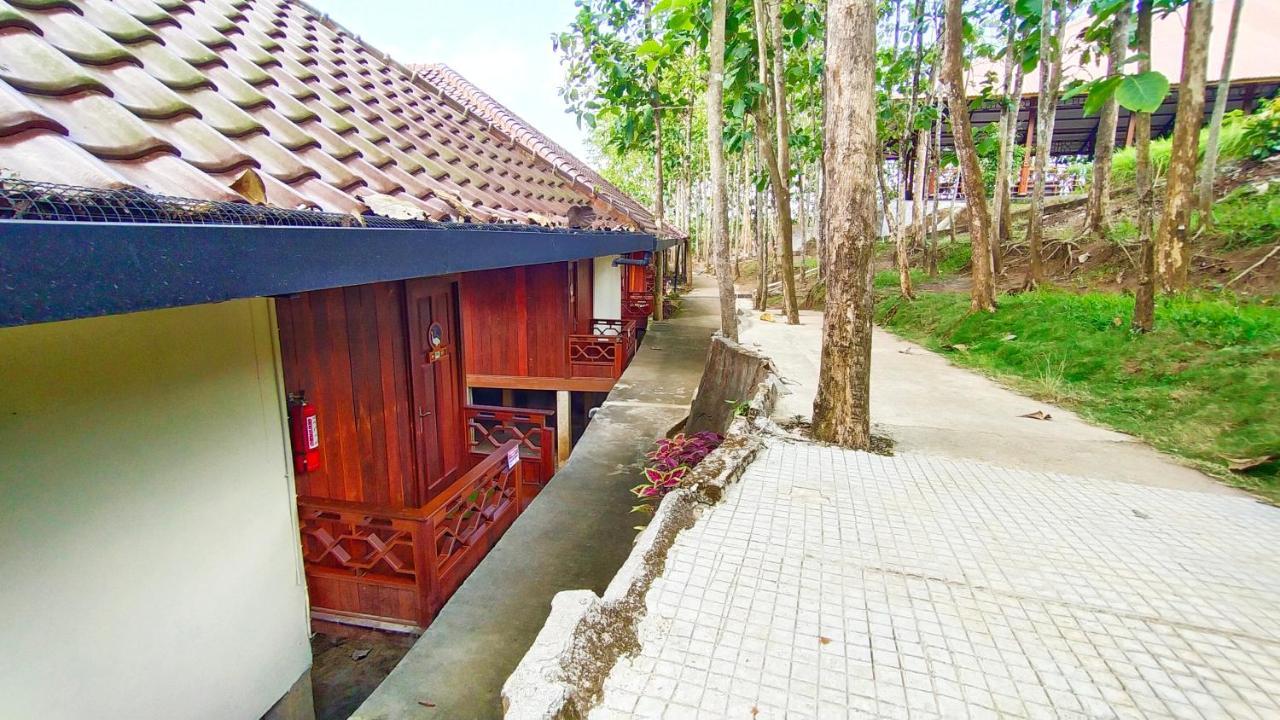 Kasuari Exotic Resort Магеланг Экстерьер фото